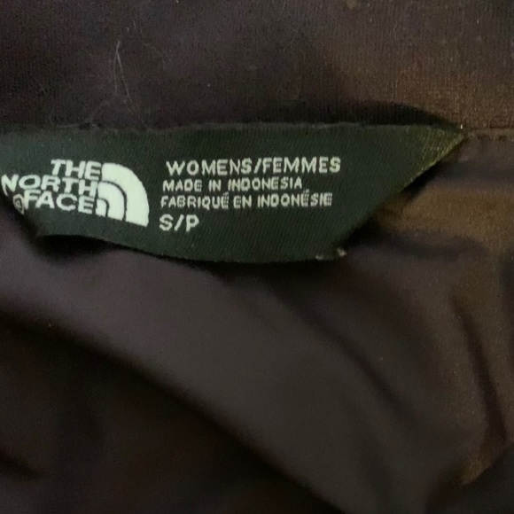 Women’s purple North Face jacket - Picture 3 of 5